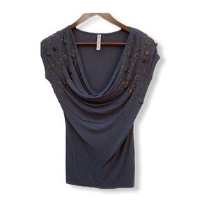 Kische Top‎ With Brass Embellishments Gray
